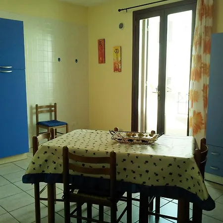 Holiday home Casa Vacanze Tanieli Marittima